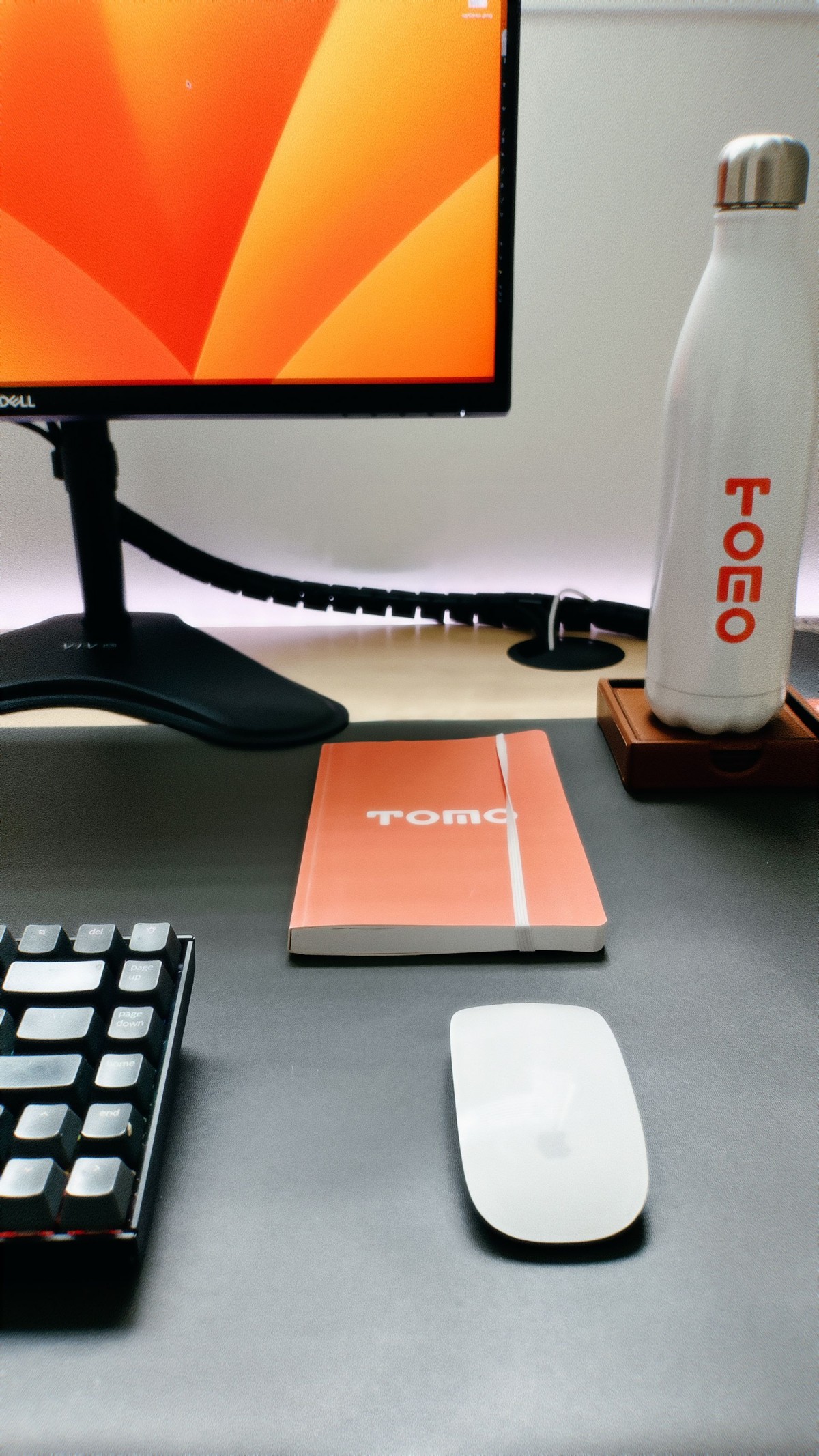 Sean Thompson's workspace — photo 2