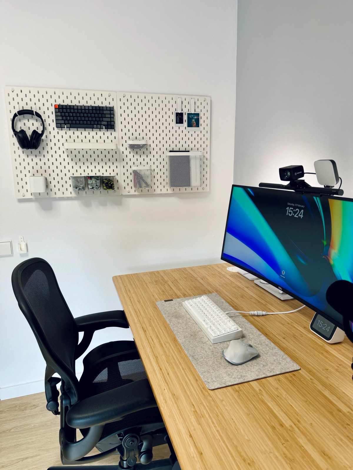 Carlos Cuesta's workspace — photo 3