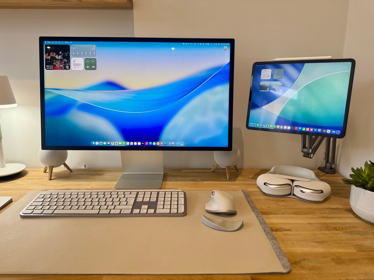 James May's workspace — photo 4