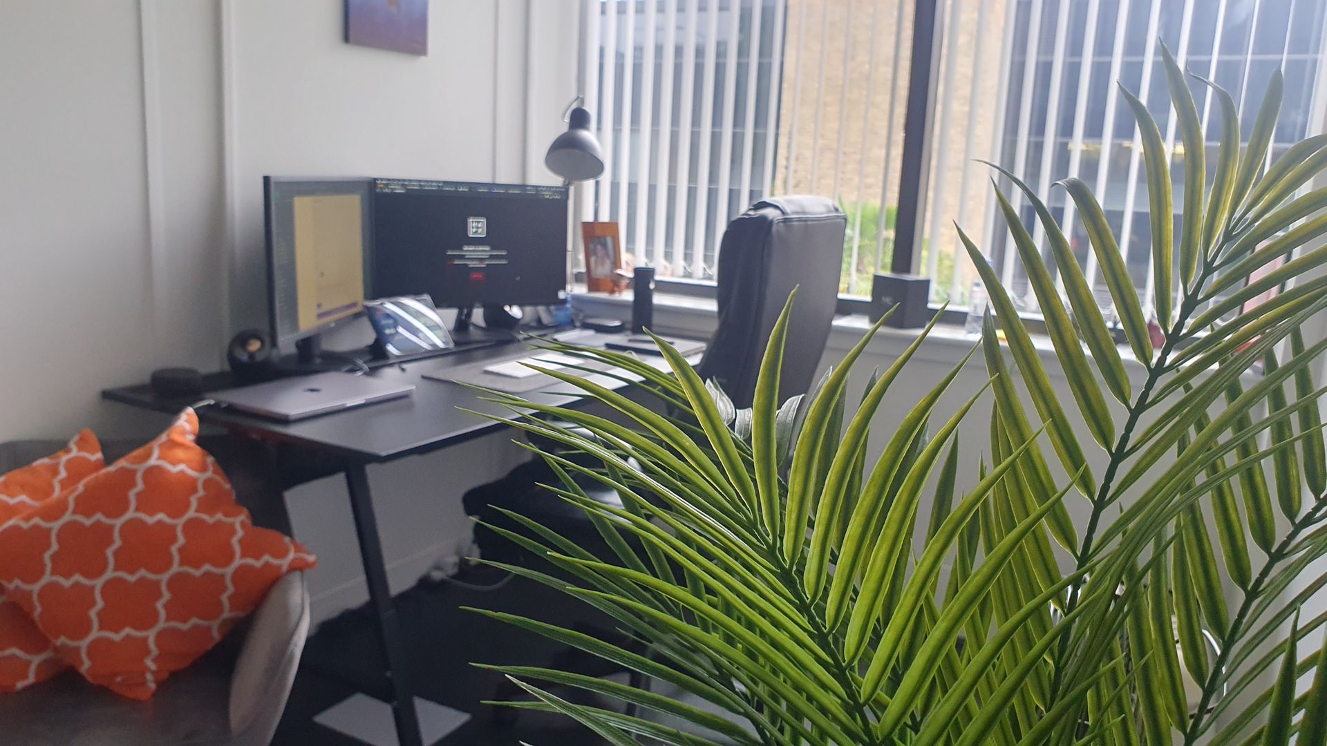 Daniel-Lynval Sydney's workspace