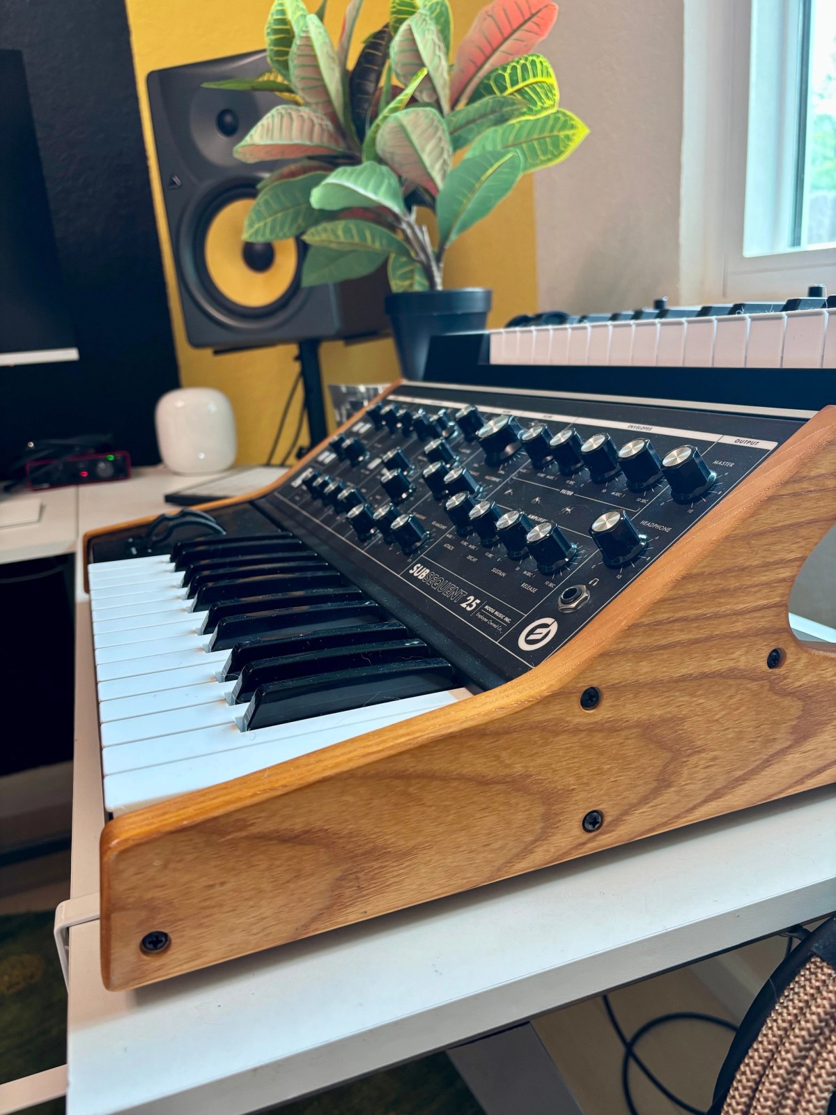 Tom Snyder's workspace — photo 3
