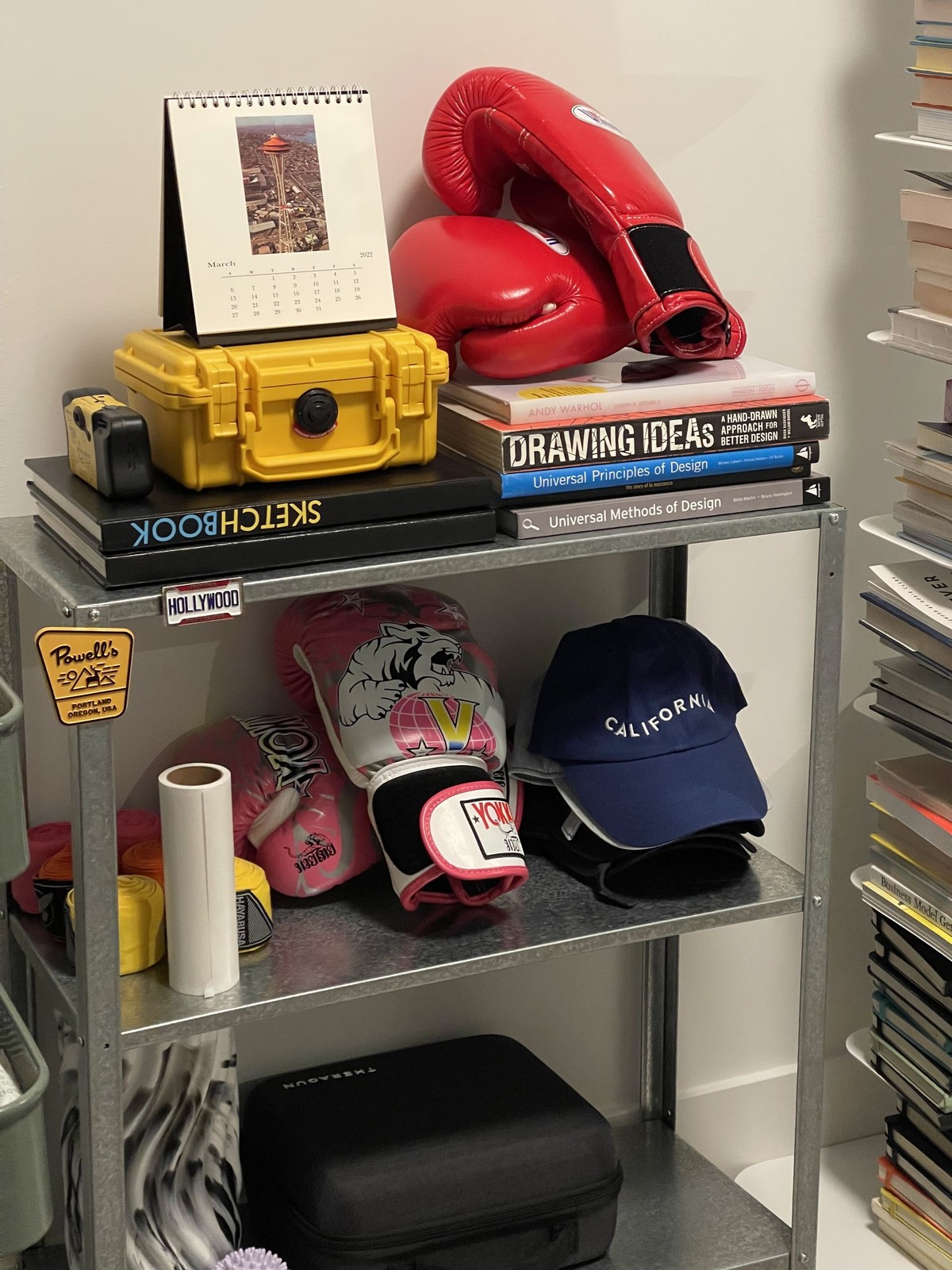 Minjun Chen's workspace — photo 4