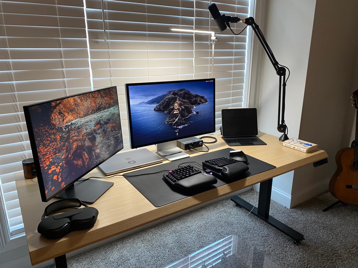 Adib Hanna's workspace — photo 2