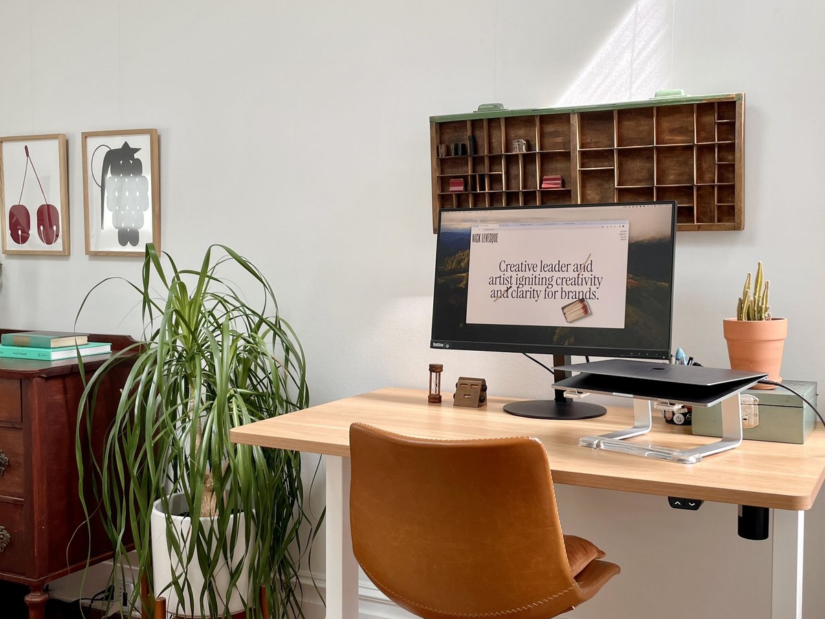 Nick Levesque's workspace — photo 2