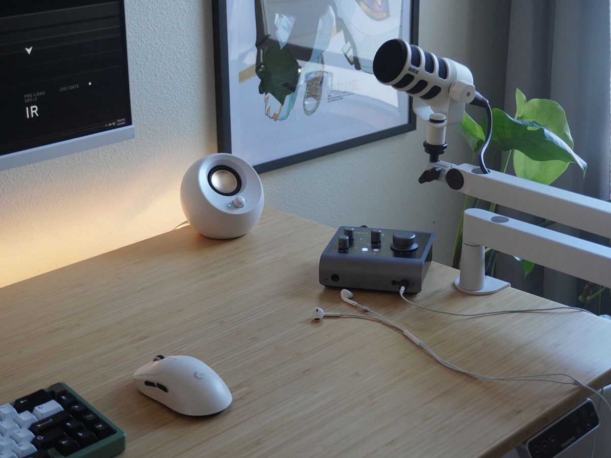 Ivor Jian's workspace — photo 5
