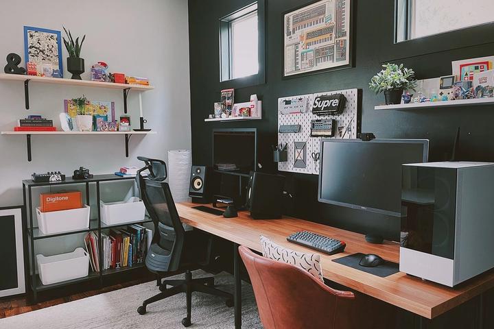 Dennis Cortés’s workspace