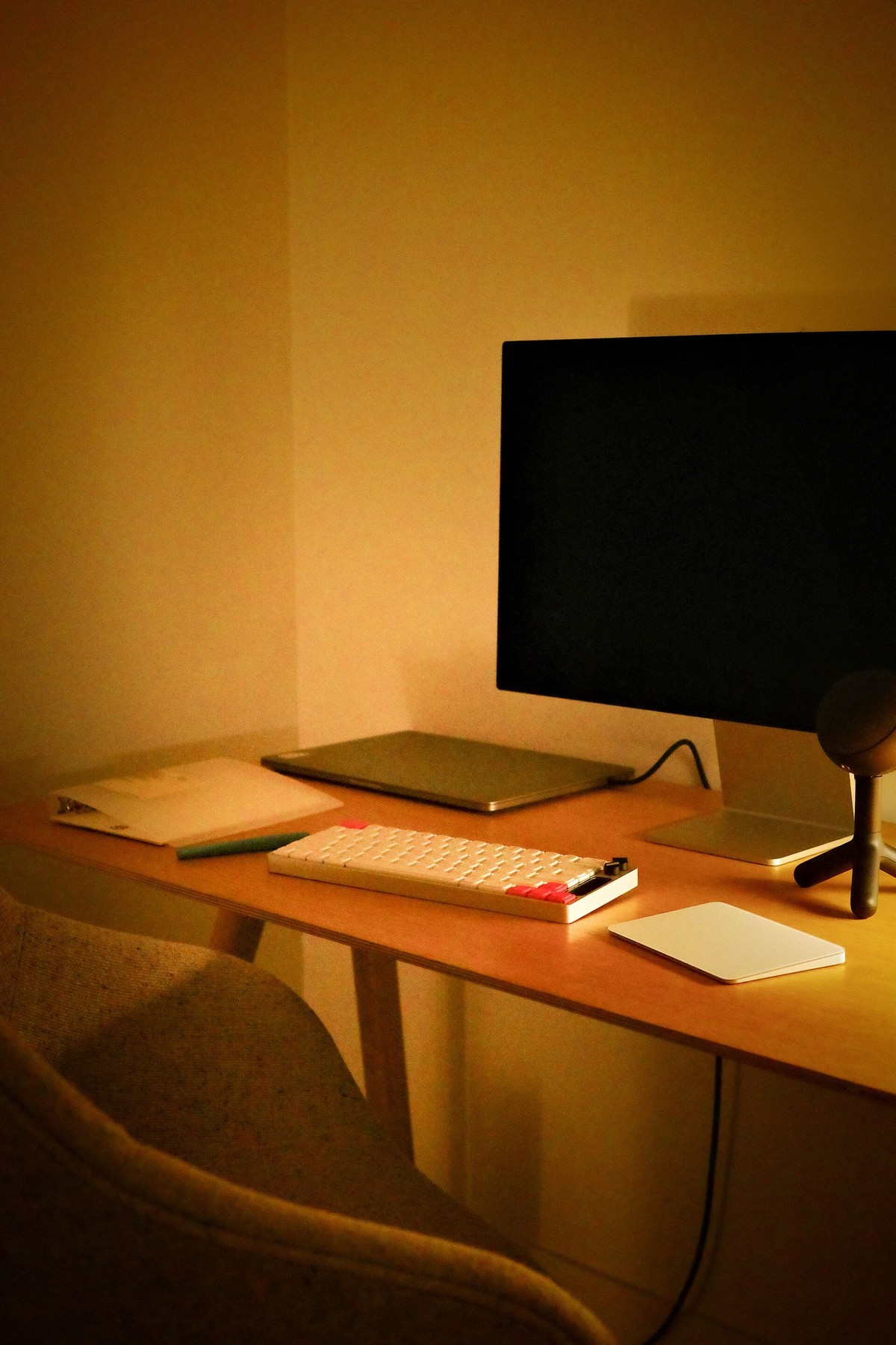 Sean Thompson's workspace — photo 5
