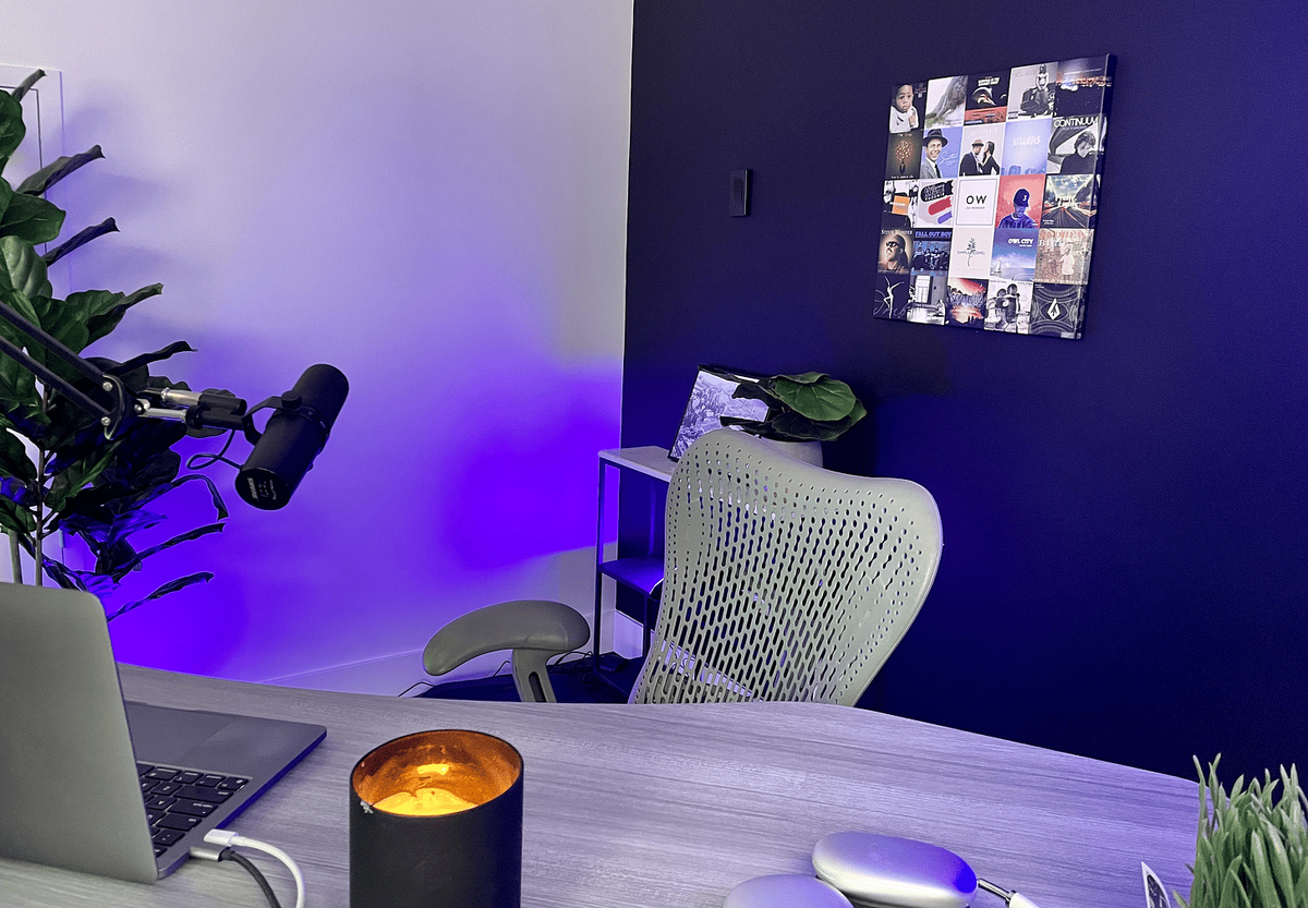Michael Riddering's workspace — photo 2