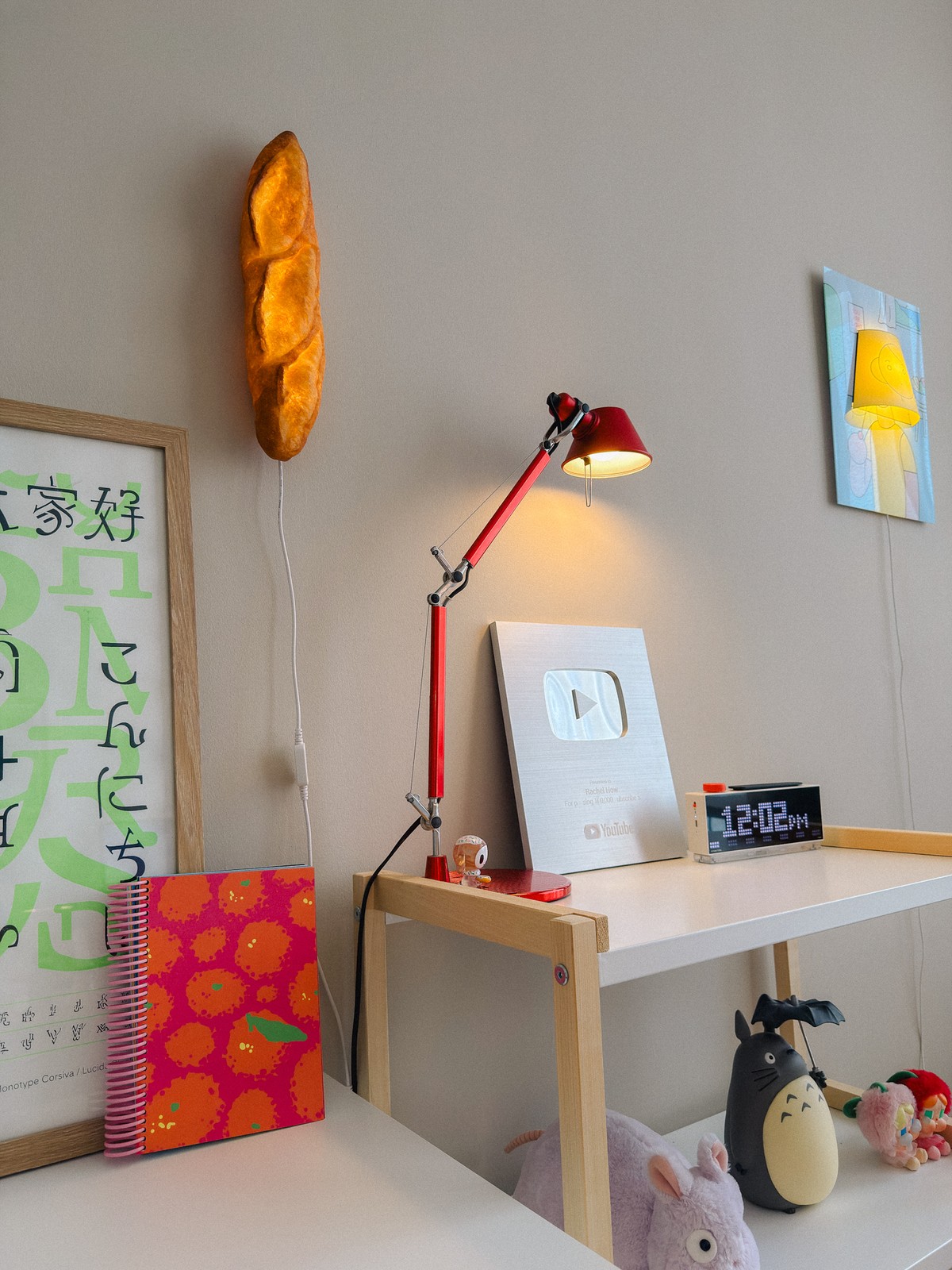 Rachel How's workspace — photo 11