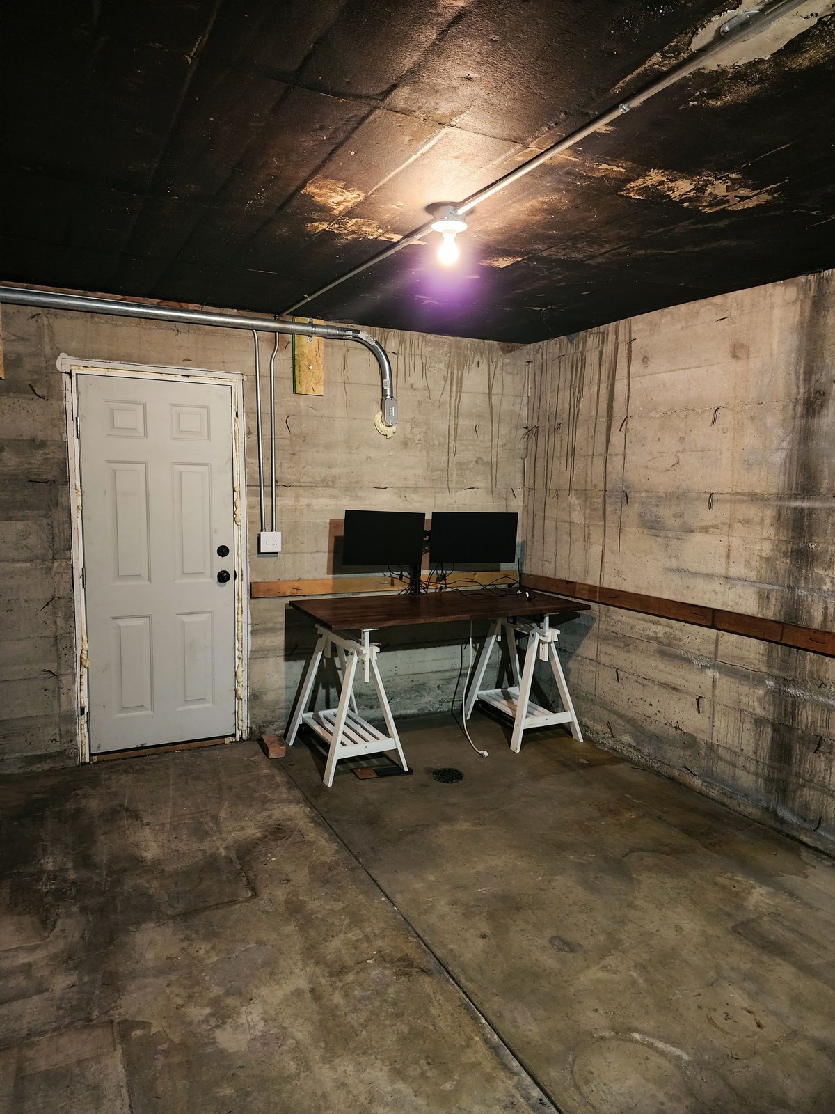 Matt Fitzgerald's workspace — photo 8