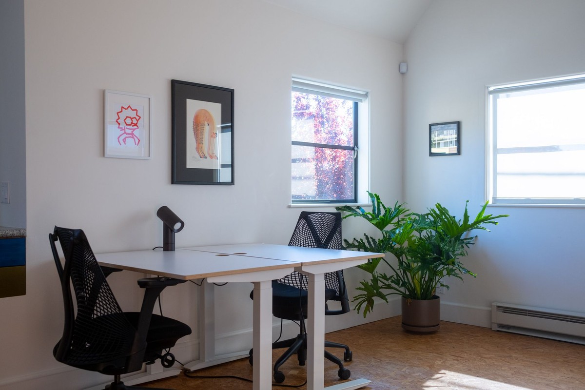 Andy Chung's workspace — photo 3