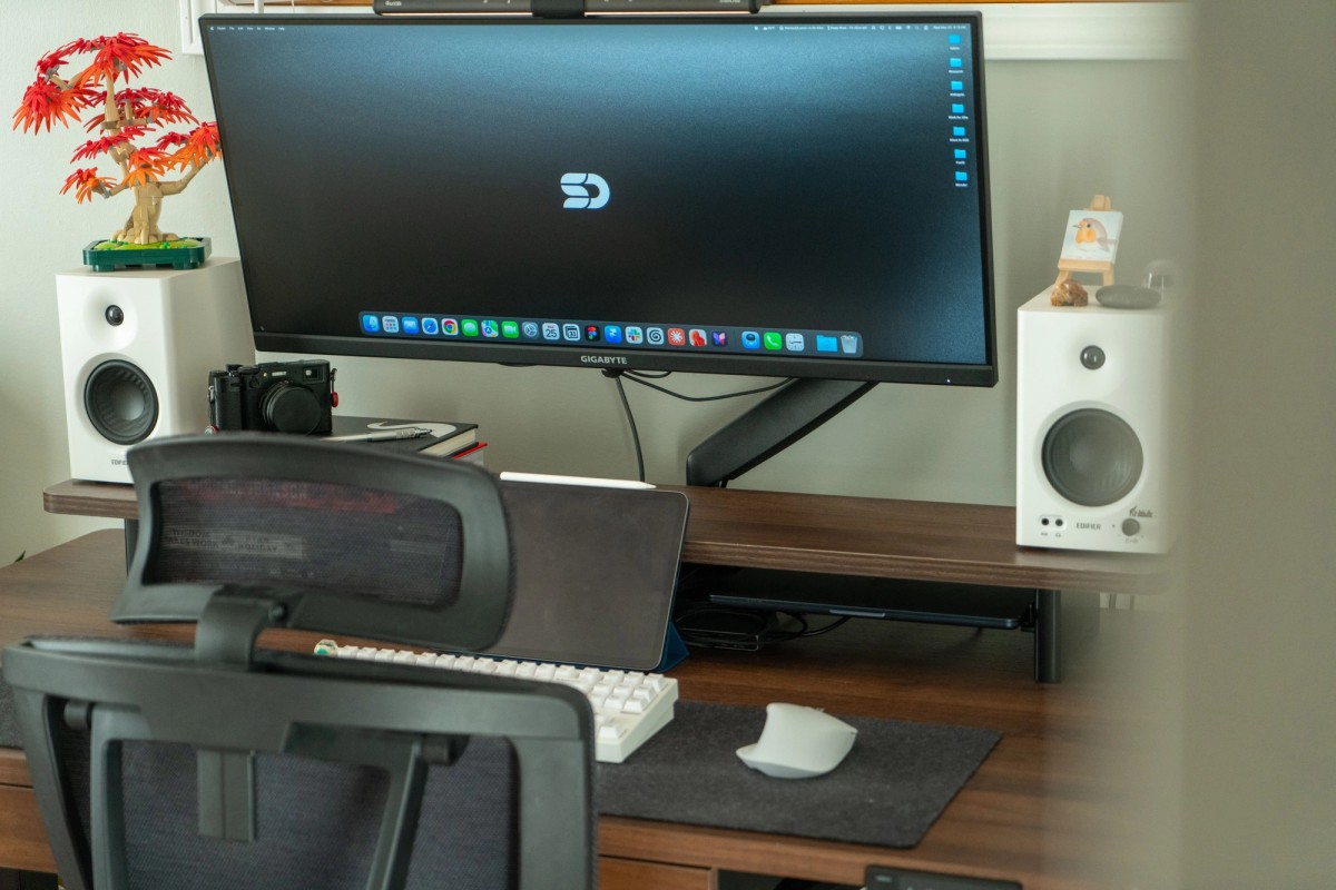 Brett Jackson's workspace — photo 3
