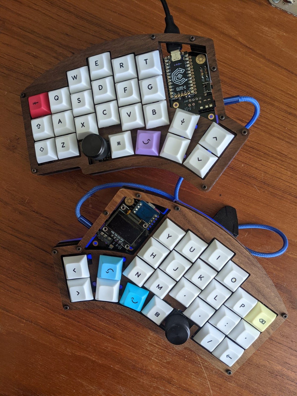 Amelia Wattenberger's workspace — photo 4