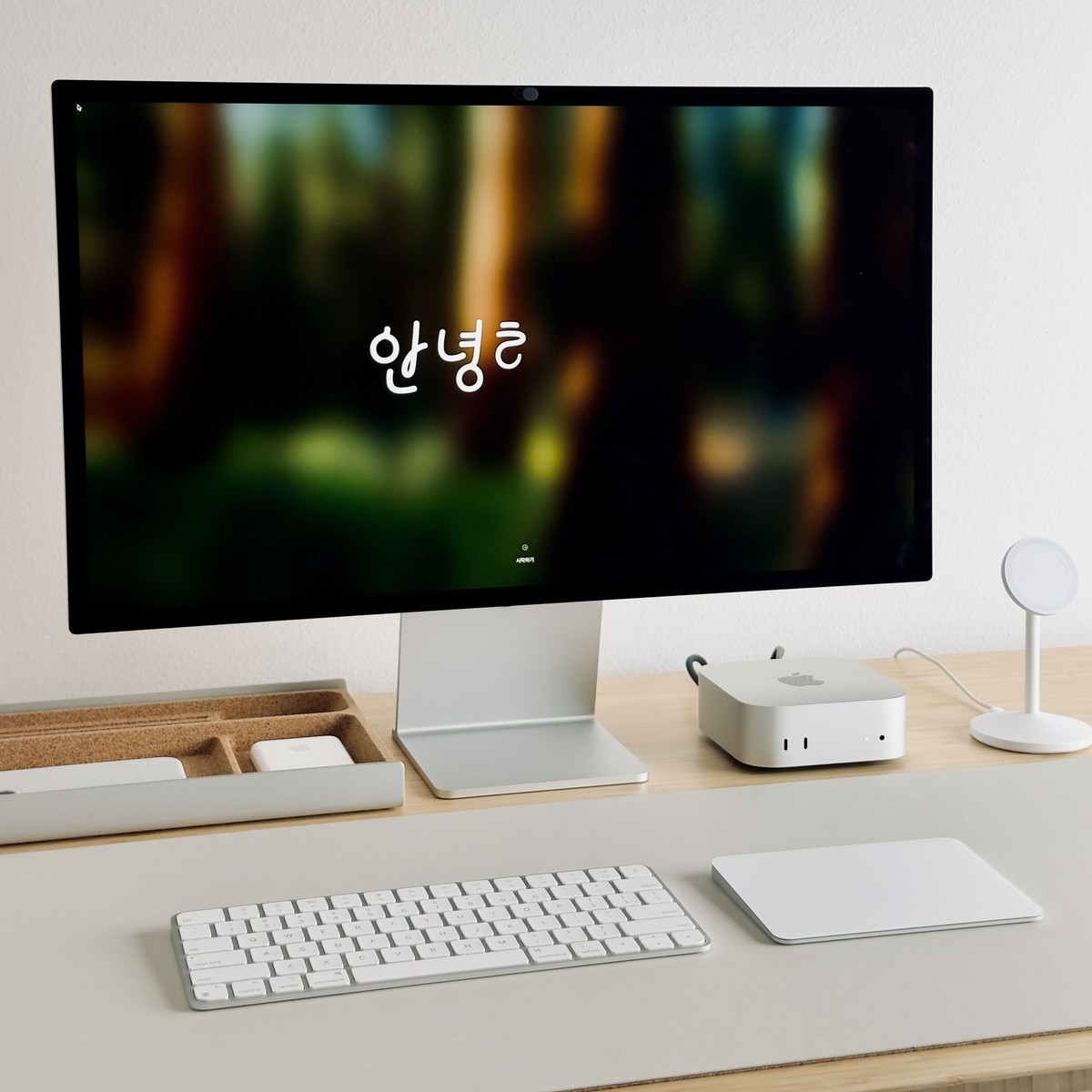 Andrew Clare's workspace — photo 2