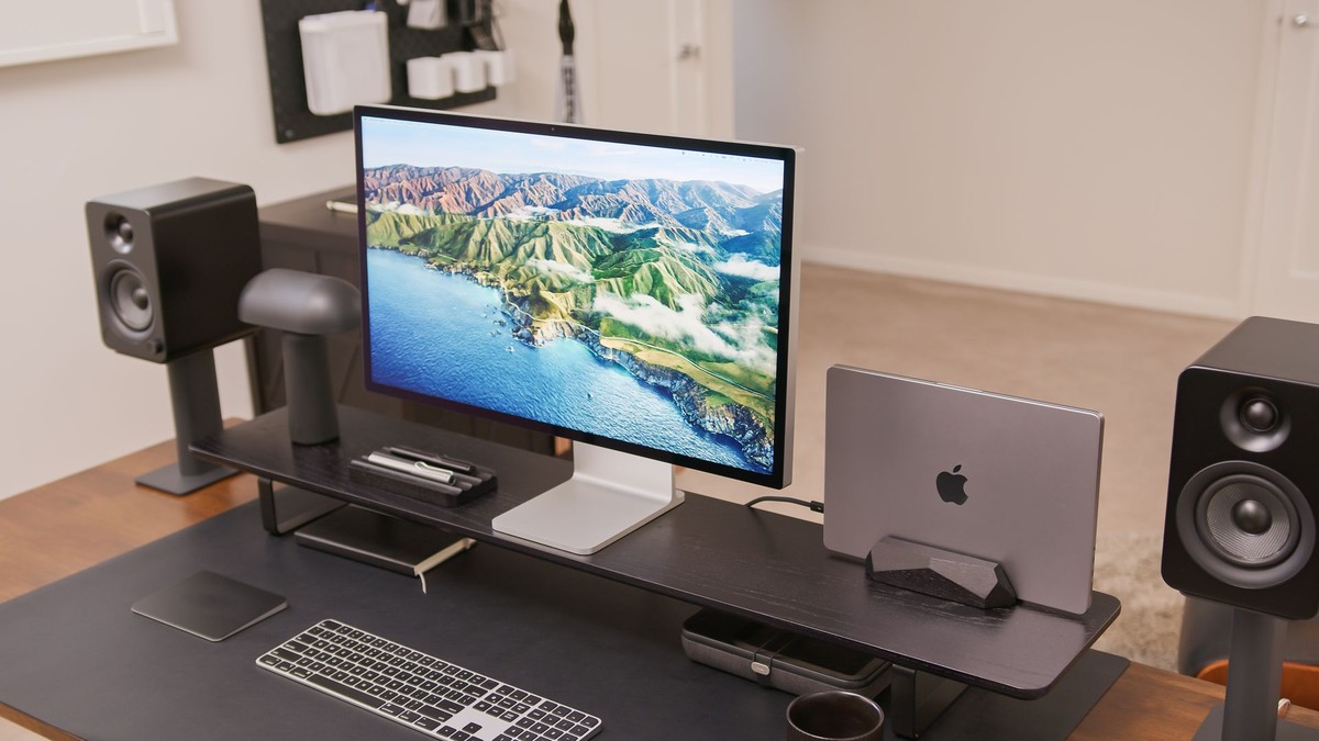 Kirk Mihelakos's workspace