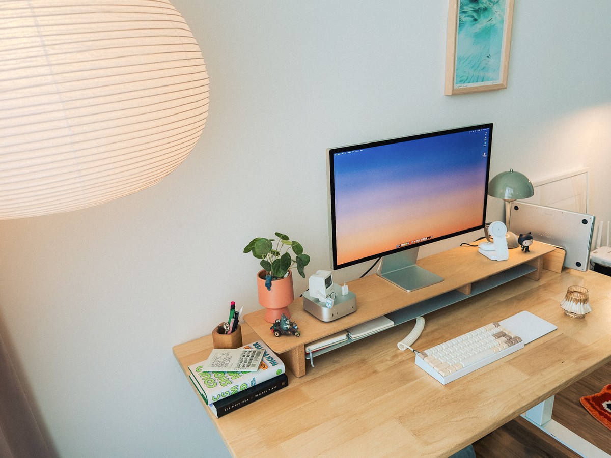 Rachel How's workspace — photo 5