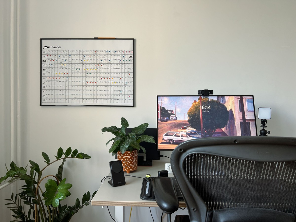 Kamil Poturalski's workspace — photo 3