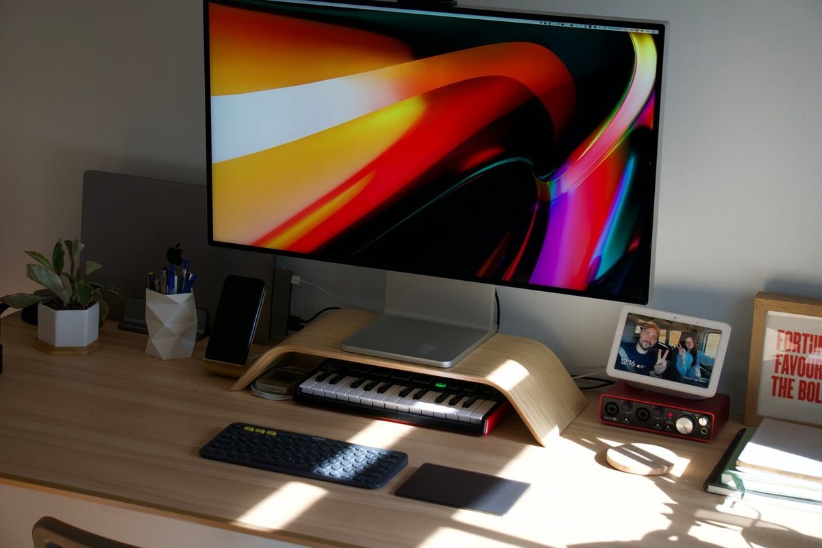 Gabriel Valdivia's workspace — photo 2