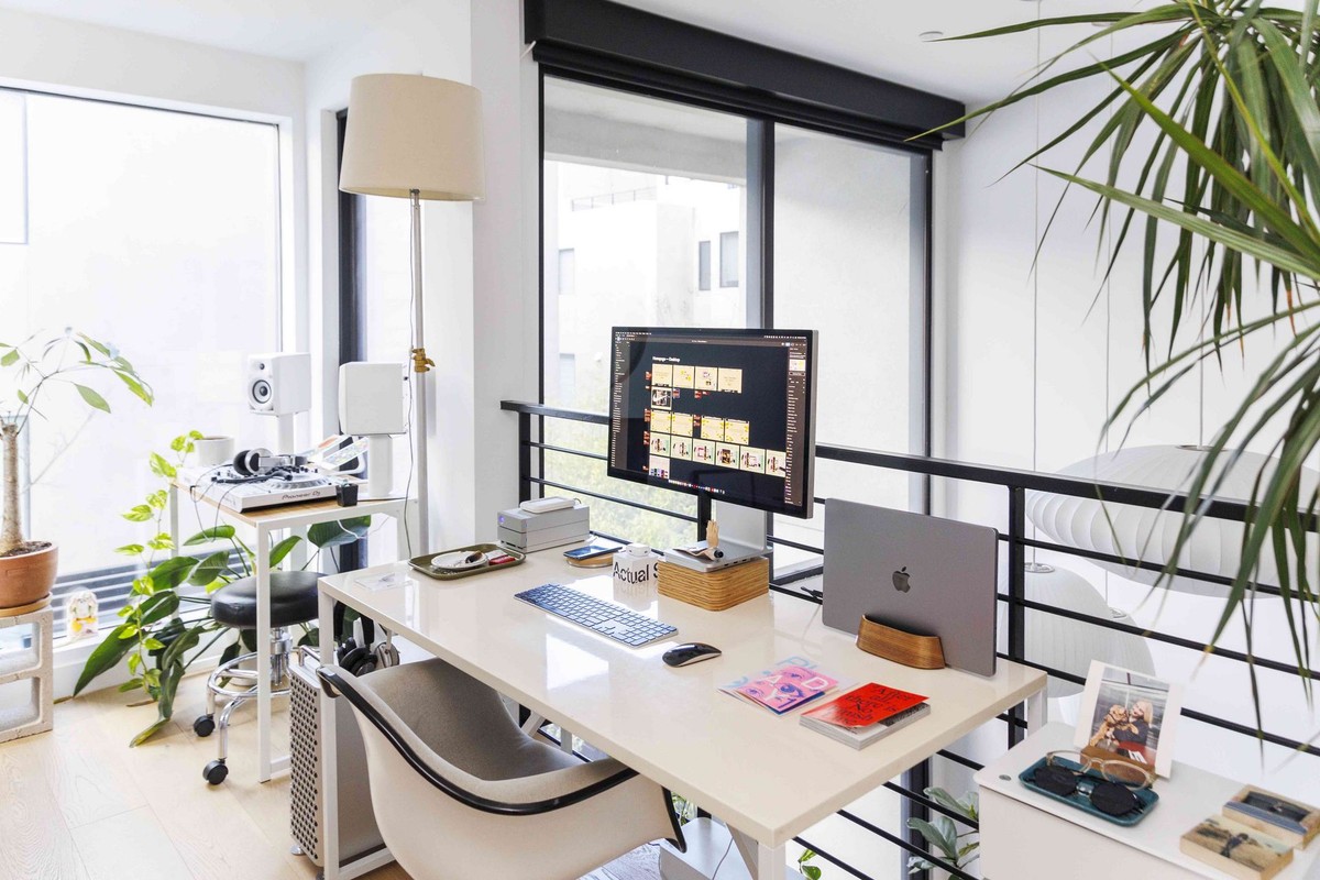 Dinesh Dave's workspace