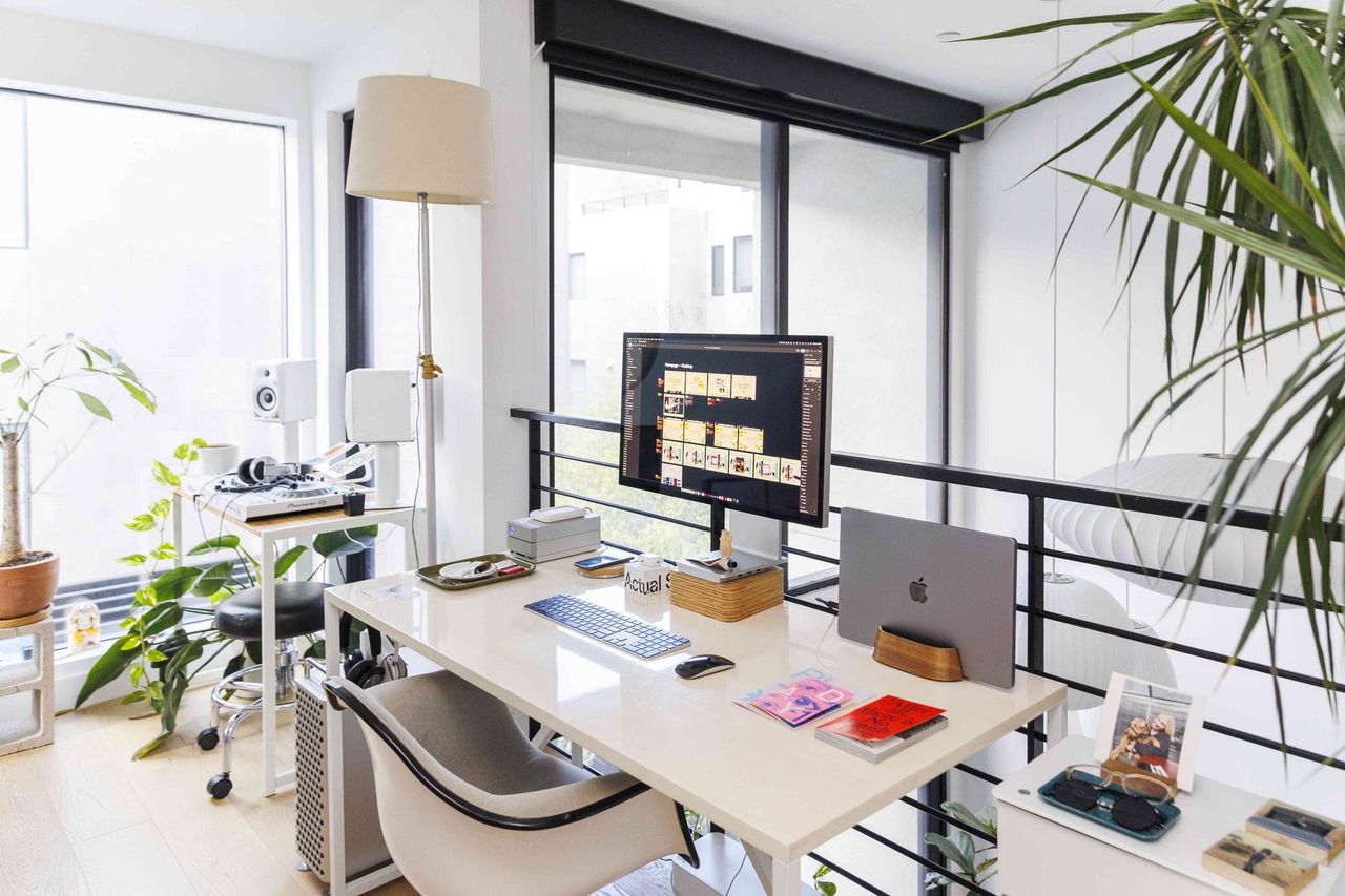 Dinesh Dave’s workspace