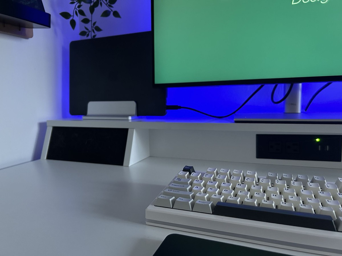 Luca Defreitas-Hansen's workspace — photo 5