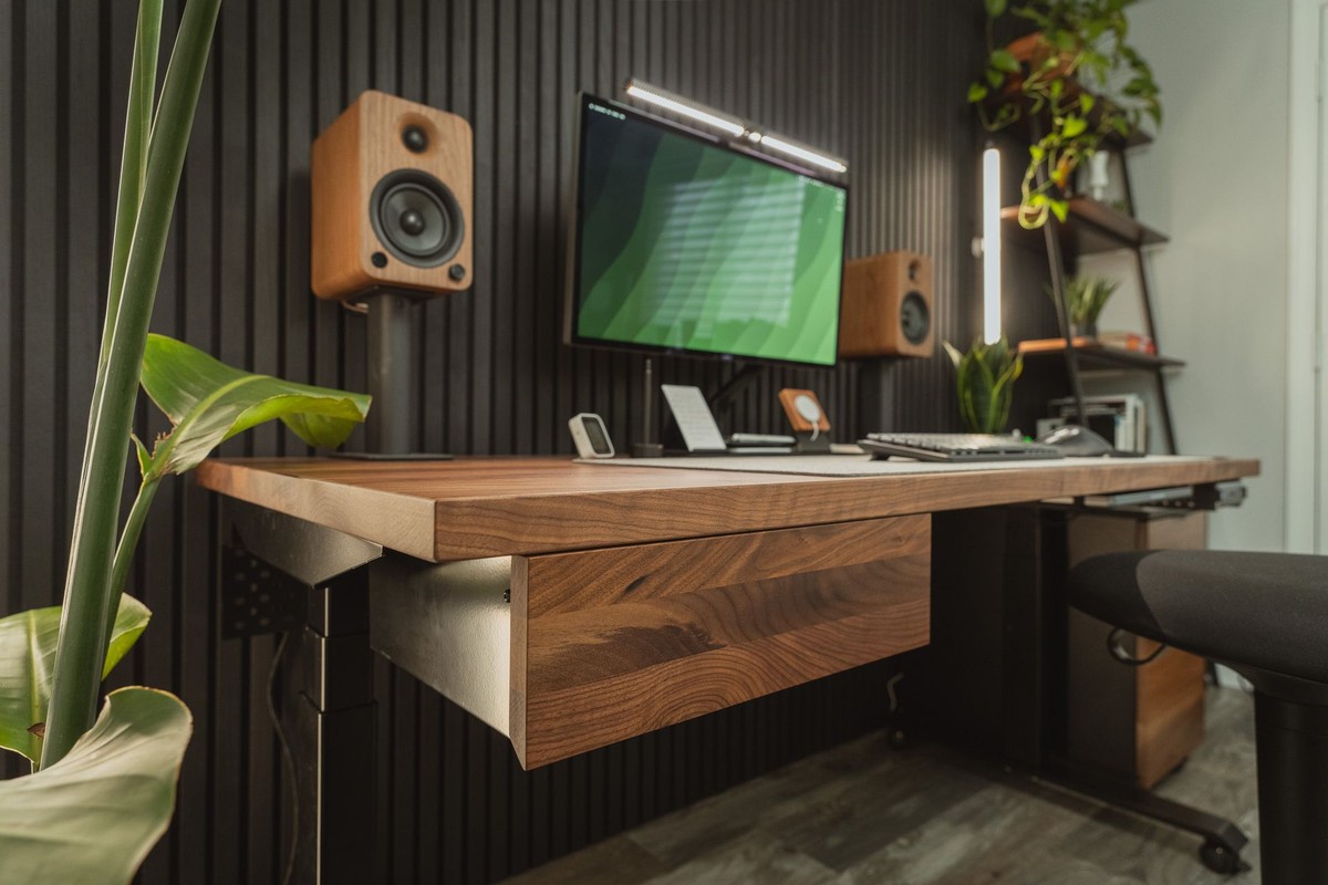 Jon Imperial's workspace — photo 3