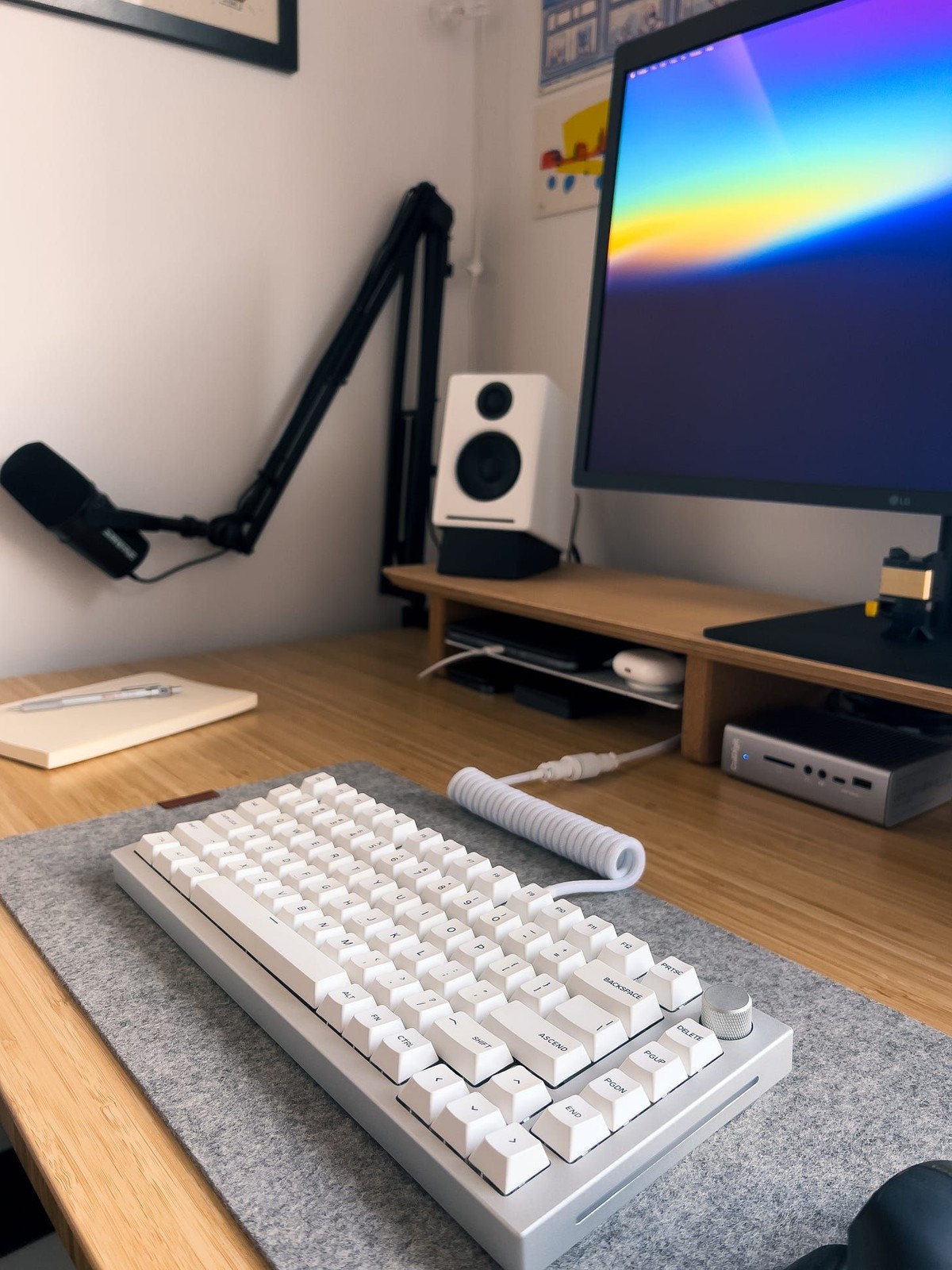 Gavin Nelson's workspace — photo 3