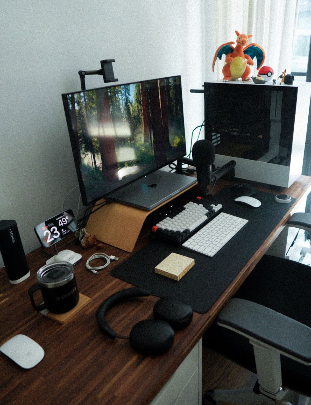 Adriano Reis's workspace — photo 2