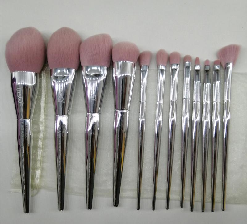 Set de 12 pinceles MSQ original cerdas rosada y mango plateado 
