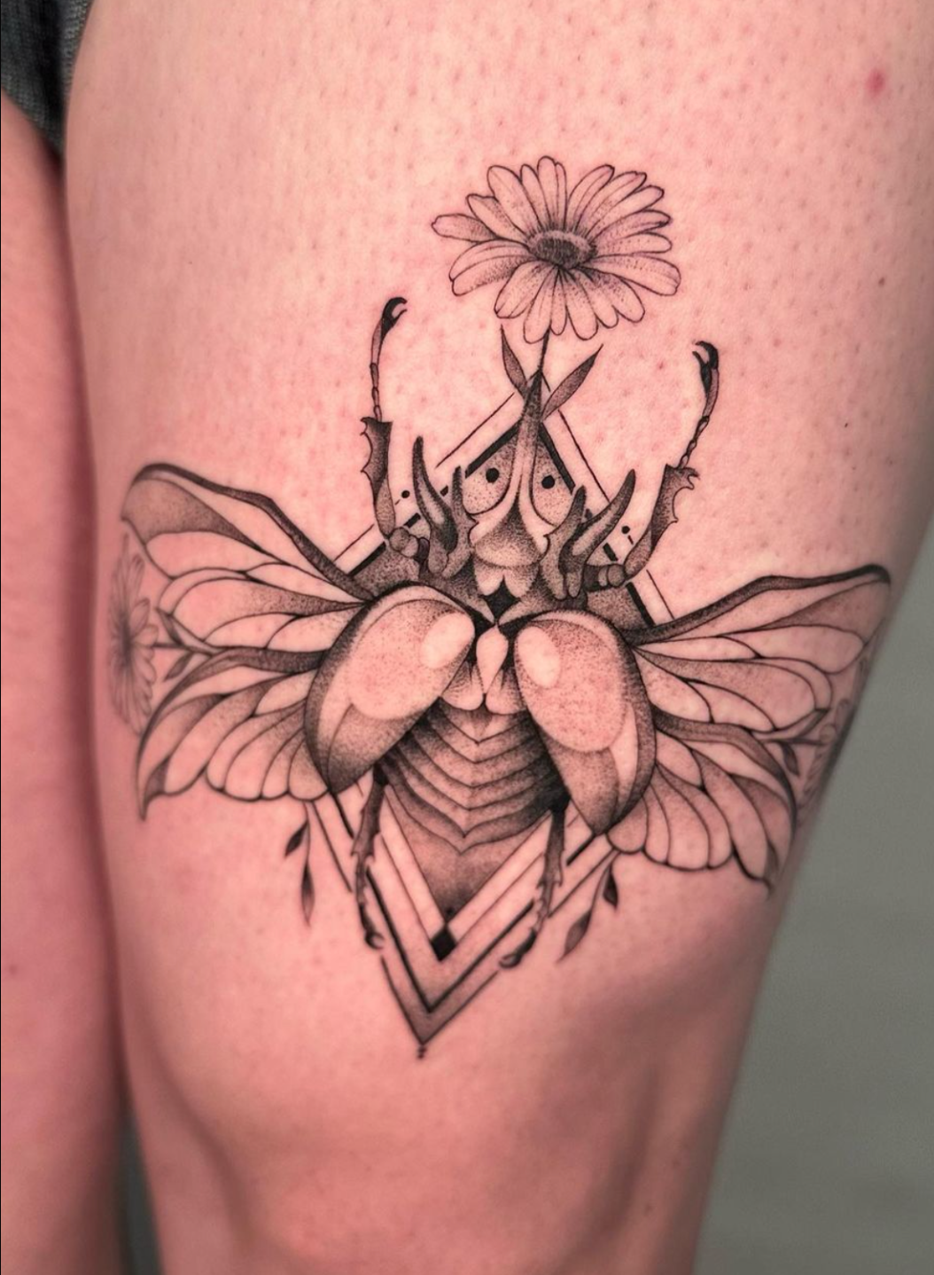 Kaotika Marta ha realizado este Tatuaje de Línea Fina Ornamental