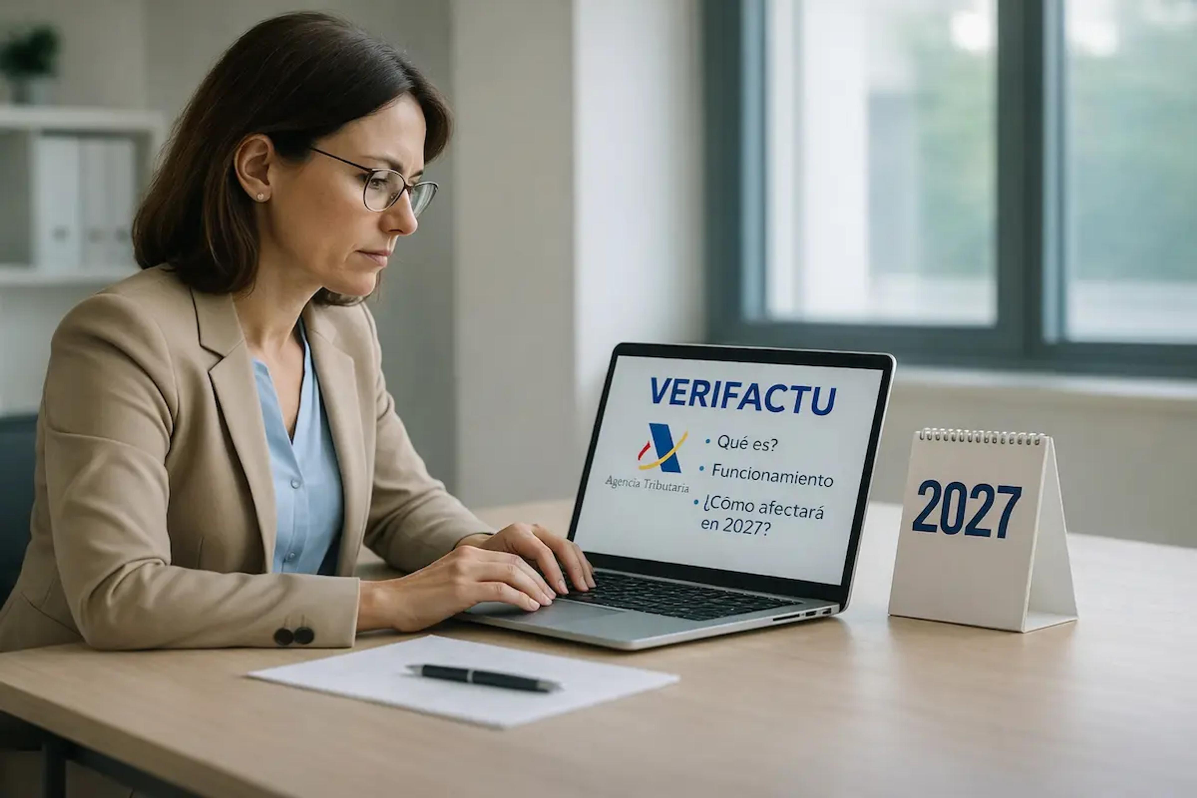 Profesional utilizando un software de facturación compatible con VeriFactu para cumplir con los requisitos de la Agencia Tributaria