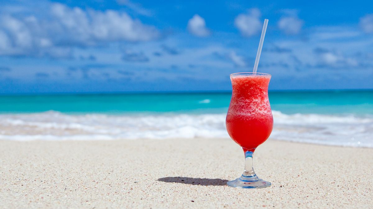 A margarita on a beach.