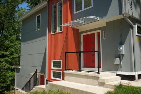 Kensington House front facade entryway detail