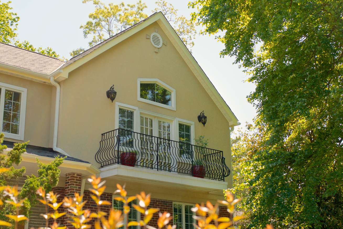 Arlington House balcony detail