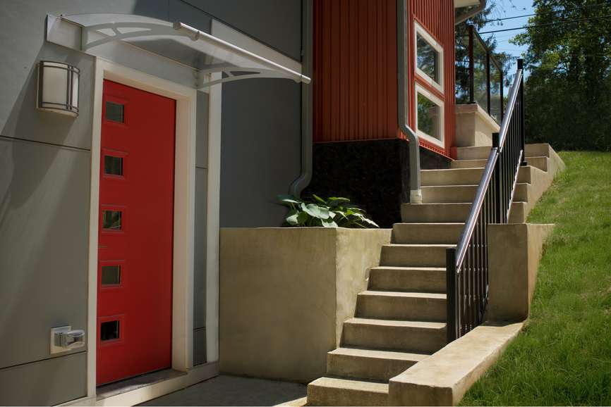 Kensington House lower level entry detail