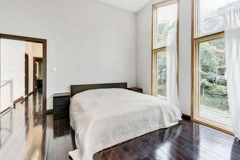 Bird's Eye View House bedroom