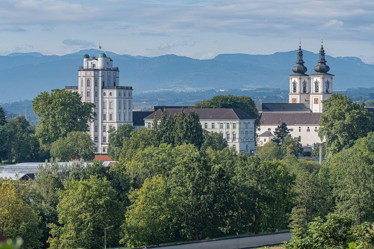 Stift Kremsmünster mit Sternwarte