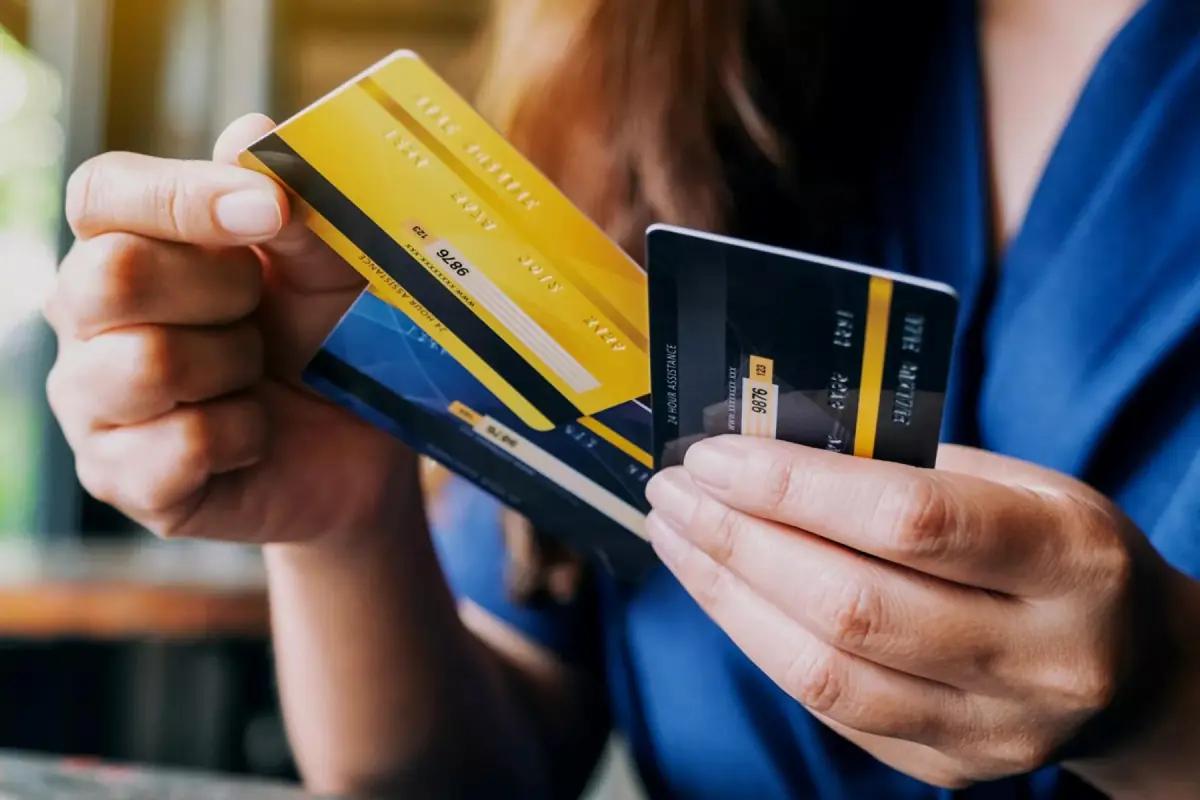 Pago en efectivo vs pago con tarjeta: ¿qué es lo mejor para mi empresa?