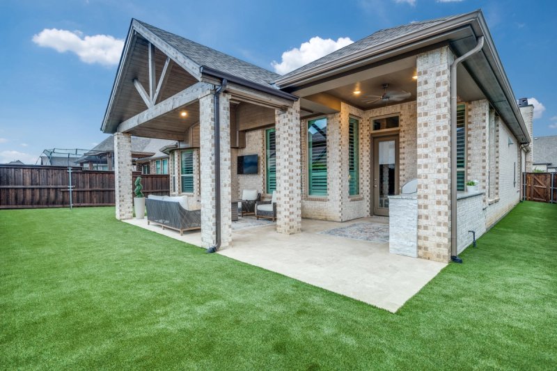 Covered outdoor kitchen