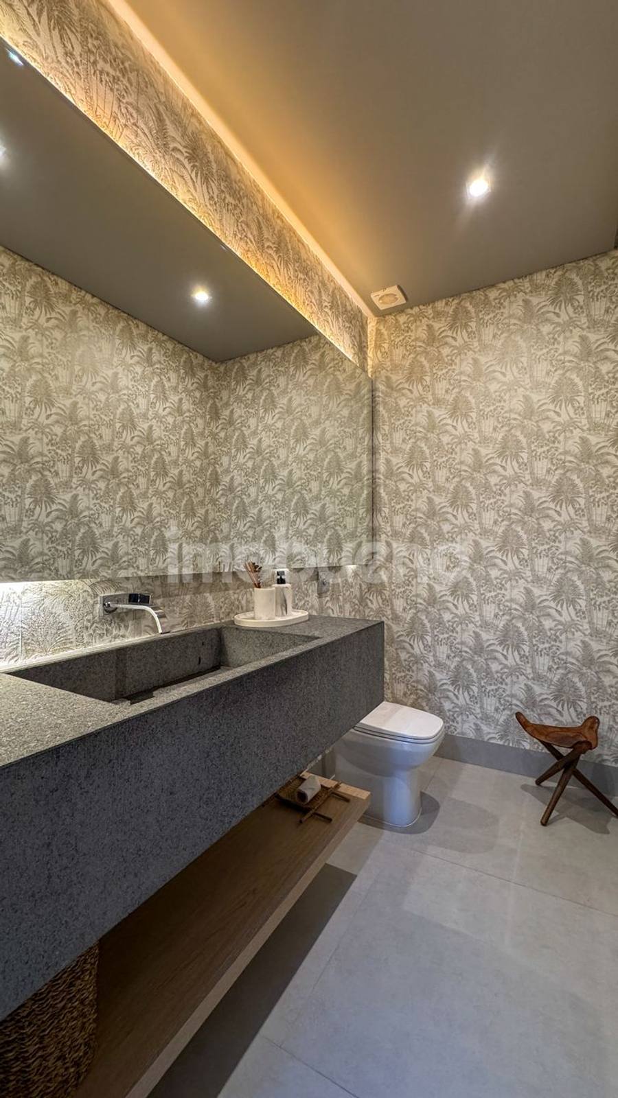 Foto 39 de Casa à Venda de alto padrão em condomínio, 3 quartos sendo 2 suítes. 193,65m².