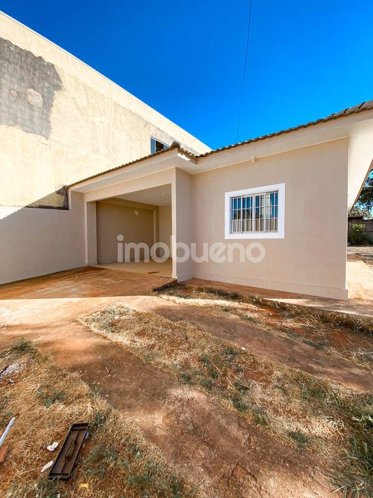 Casa a venda de 3 quartos, sendo 1 suíte, Setor Parque Laguna, 112m² lote 600m². em Parque Laguna II