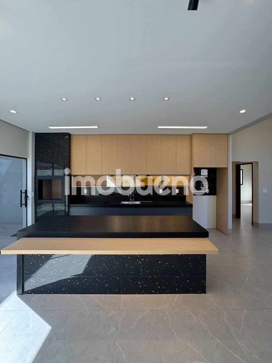 Foto 5 de Casa de 181 m² com 3 suítes no Condomínio Asas Douradas