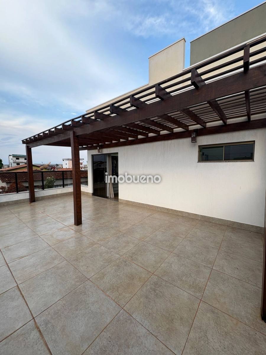 Foto 28 de Sobrado com 3 Suítes e 198m² no Bairro Formosinha