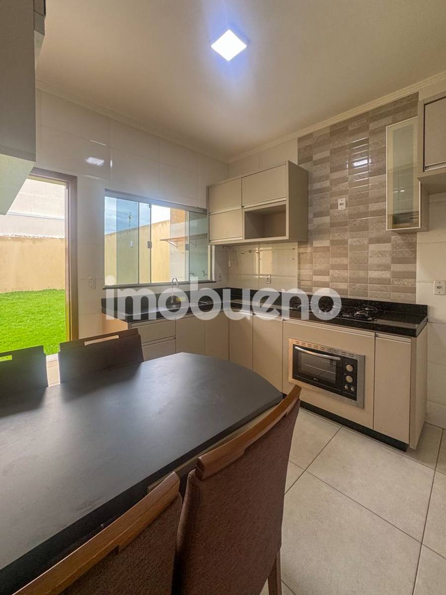 Foto 11 de Casa com 3 quartos, suíte e edícula no Parque Laguna