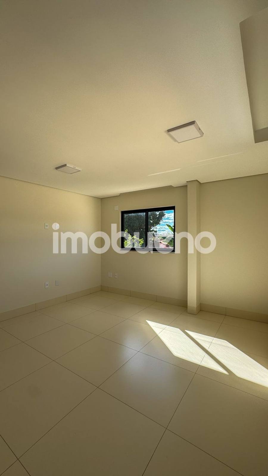 Foto 14 de Sala ampla no centro com 38m², moderna e com custos inclusos