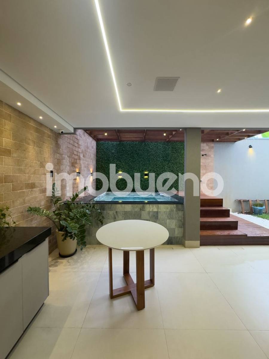Foto 16 de Sobrado de 282 m² com 4 suítes e área gourmet com ôfuro na Formosinha