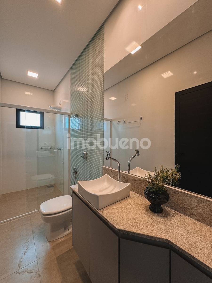 Foto 4 de Apartamento para alugar alto padrão no Centro com 2 quartos sendo, 1 suíte, 80m²