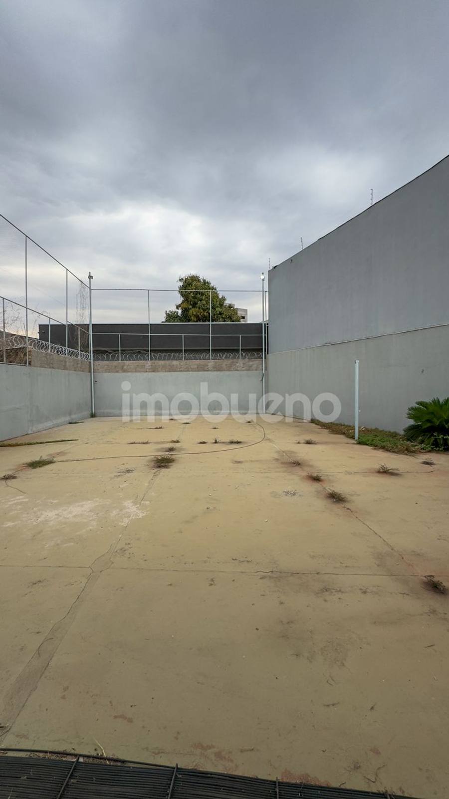 Foto 10 de Casa à Venda com piscina, 3 quartos sendo 3 suítes no Centro.