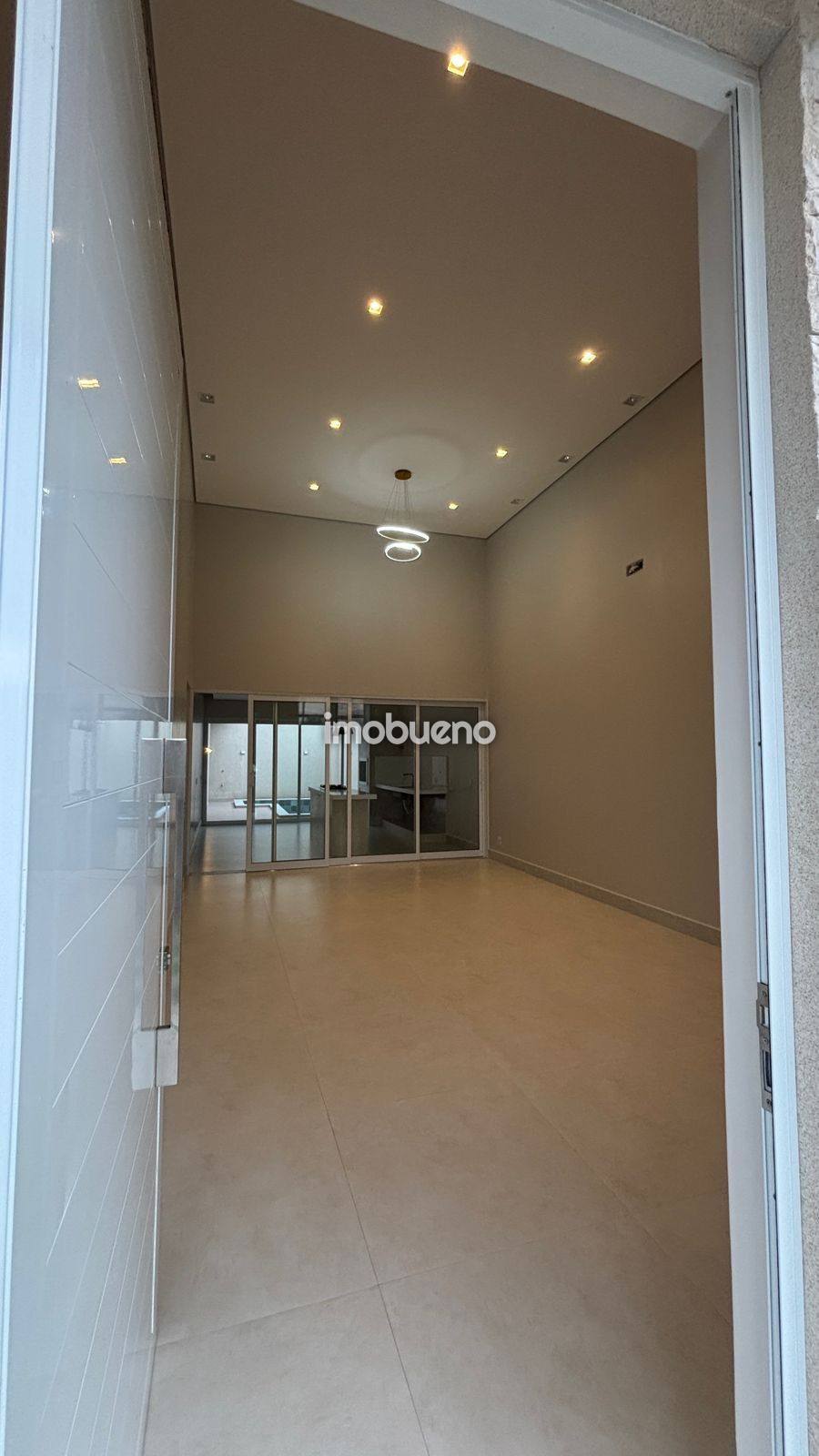 Foto 5 de Casa com 3 quartos, suíte e piscina no Residencial Asas Douradas