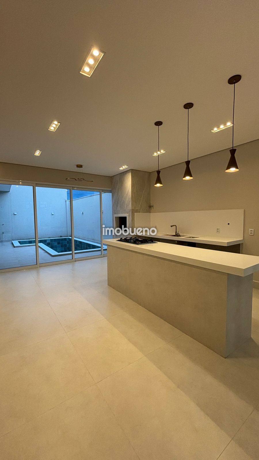 Foto 8 de Casa com 3 quartos, suíte e piscina no Residencial Asas Douradas